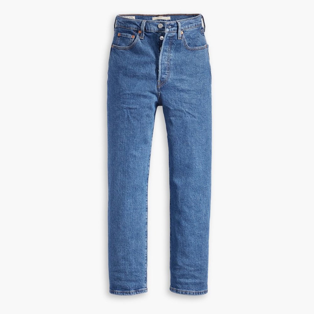 Levi's Ribcage Straight Ankle Jeans in Medium Wash
